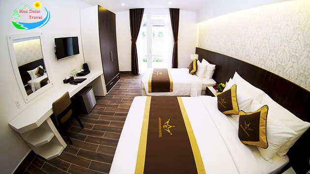 phòng Premium Deluxe Triple khách sạn Minh chiến